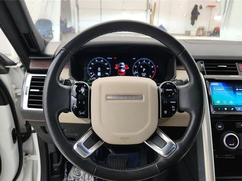 Used 2020 Land Rover Discovery HSE image 33