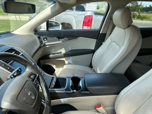 Used 2019 Lincoln Nautilus Reserve FWD image 18