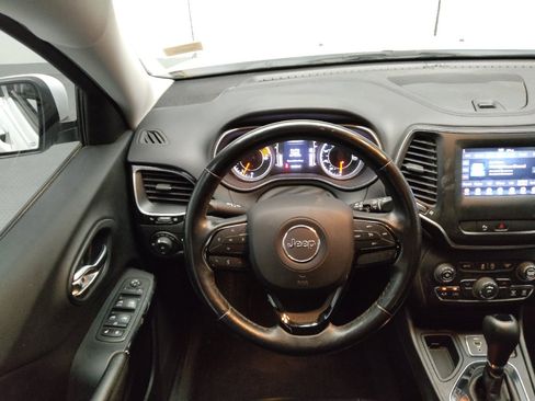 Used 2020 Jeep Cherokee Latitude Plus FWD image 22