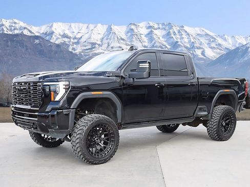 Used 2024 GMC Sierra 3500 Denali w/ Denali Reserve Package AWD/4WD image 2