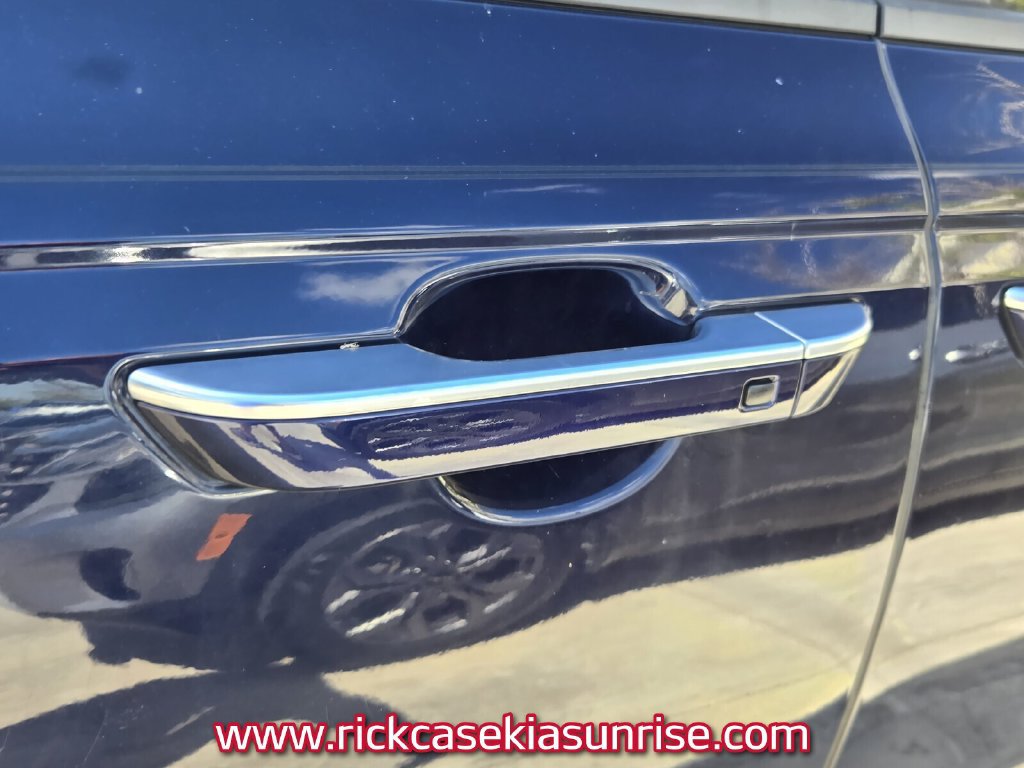 Used 2024 Kia Carnival LX FWD image 10