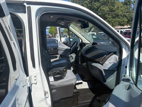 Used 2019 Ford Transit 150 XL RWD image 24