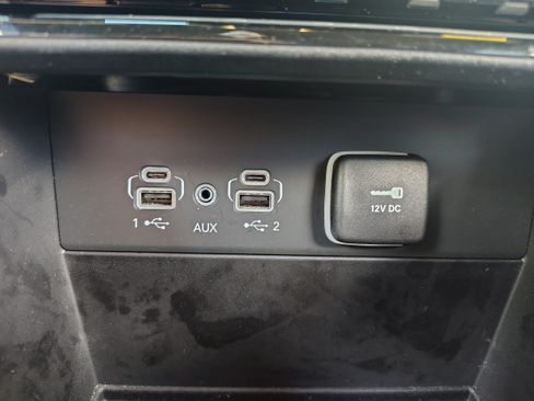 Certified 2024 Jeep Grand Cherokee Limited w/ Black Appearance Package AWD/4WD image 38