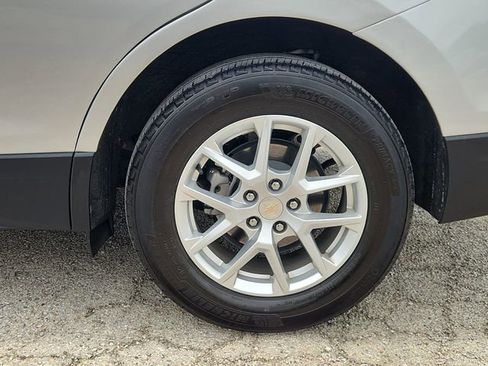 Used 2022 Chevrolet Equinox LS FWD image 31
