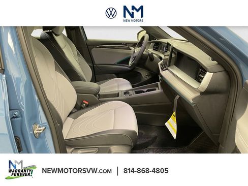 New 2026 Volkswagen Tiguan SE R-Line image 13