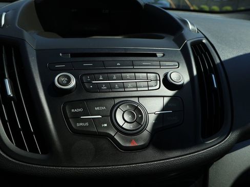Used 2018 Ford Escape SE FWD image 38