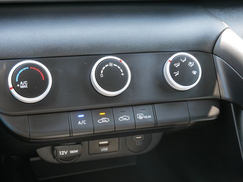 Certified 2026 Hyundai Elantra SE FWD image 22