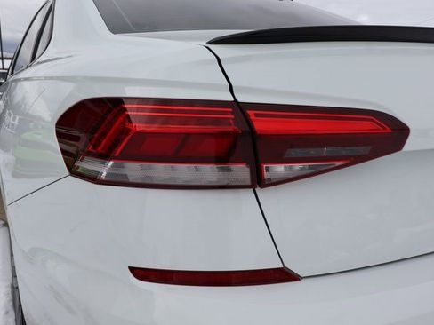 Used 2021 Volkswagen Passat 2.0T R-Line image 30