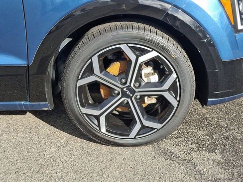 Certified 2024 Kia Niro SX Touring image 8