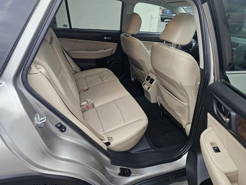 Used 2018 Subaru Outback 3.6R Limited image 24