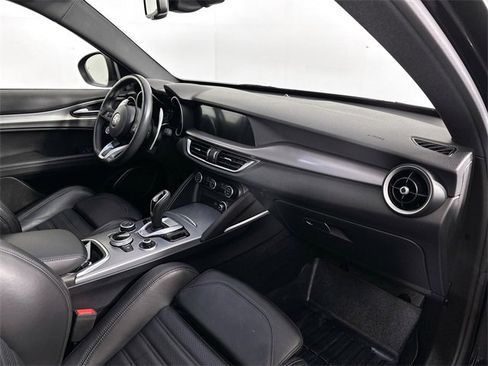 Used 2023 Alfa Romeo Stelvio Veloce image 31