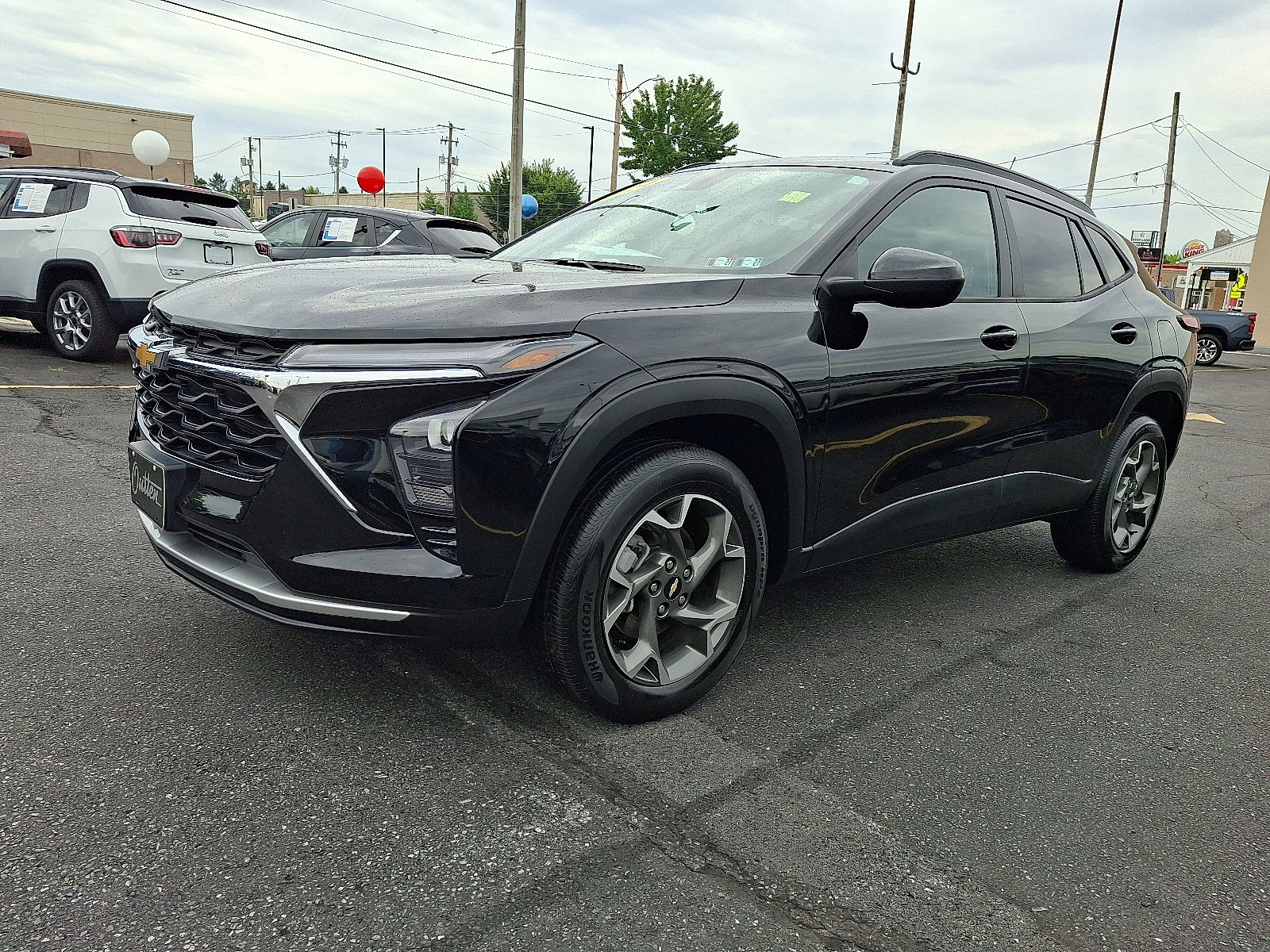 Used 2024 Chevrolet Trax LT w/ Driver Confidence Package FWD image 1