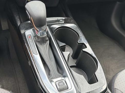 Used 2024 Chevrolet Trax LT FWD image 22