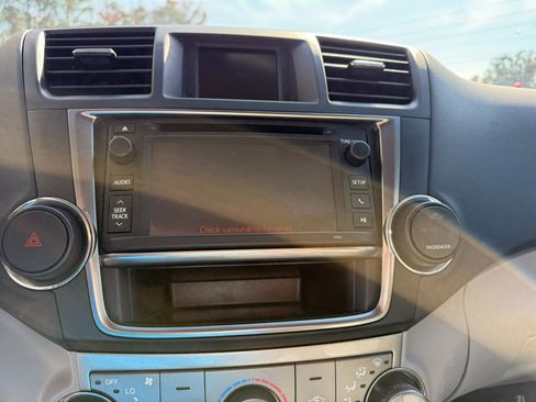 Used 2013 Toyota Highlander Plus image 35