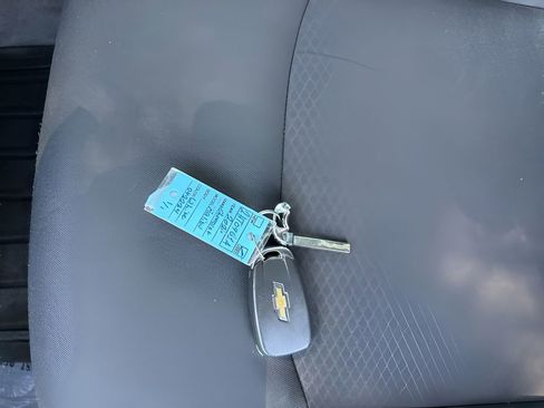 Used 2020 Chevrolet Malibu LT FWD image 31