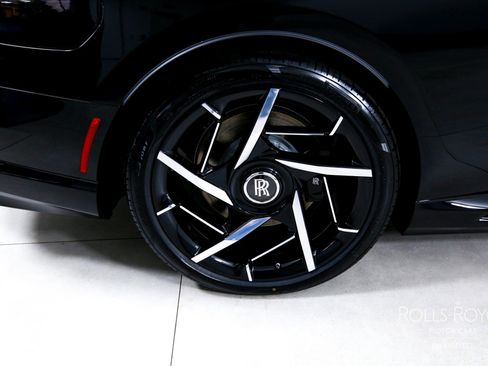 New 2025 Rolls-Royce Spectre Black Badge w/ Spectre Enhancement Package image 33