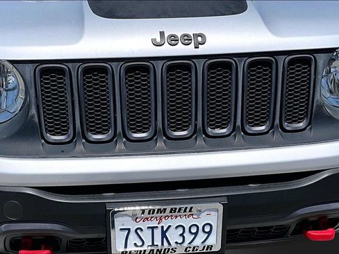 Certified 2016 Jeep Renegade Trailhawk AWD/4WD image 29