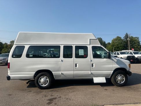 Used 2007 Ford E-250 and Econoline 250 Extended image 5