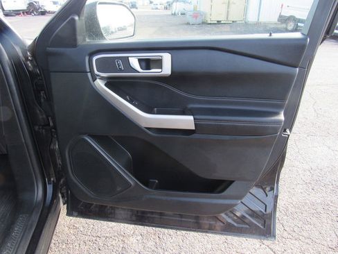 Used 2022 Ford Explorer XLT w/ Equipment Group 202A image 12