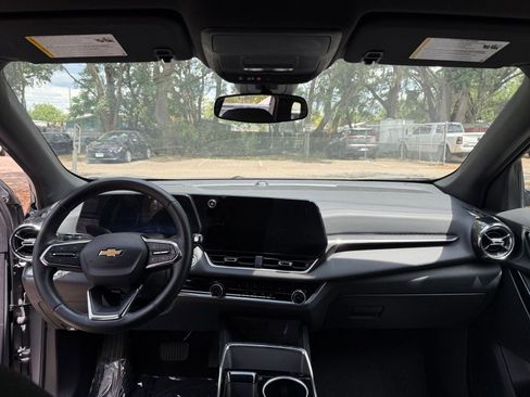 Used 2025 Chevrolet Equinox LT FWD image 31