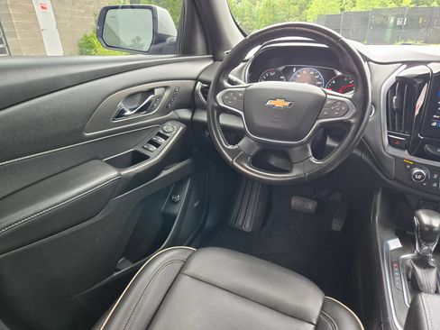 Used 2022 Chevrolet Traverse Premier AWD/4WD image 9