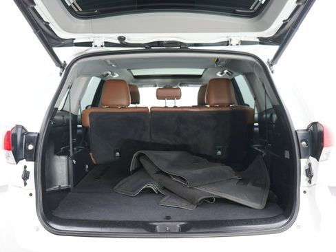 Used 2019 Toyota Highlander Limited Platinum AWD/4WD image 17