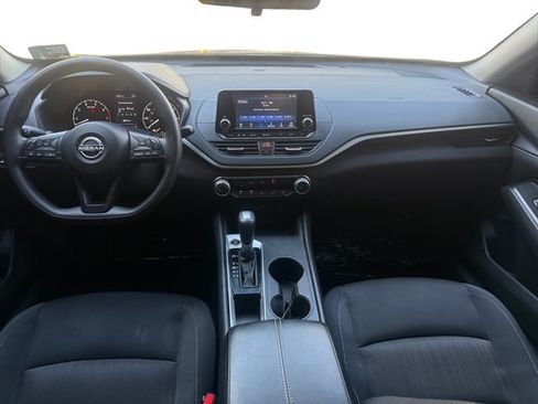 Used 2024 Nissan Altima 2.5 S FWD image 13