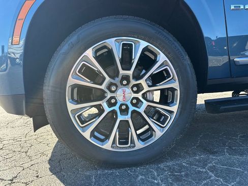 New 2026 GMC Yukon XL Denali w/ Sun & Power Step Package image 12
