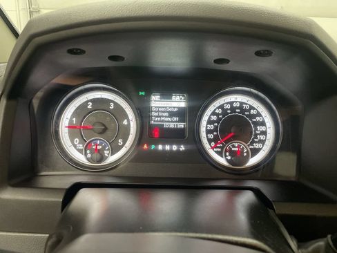 Used 2015 RAM 2500 Tradesman w/ Chrome Appearance Group AWD/4WD image 6