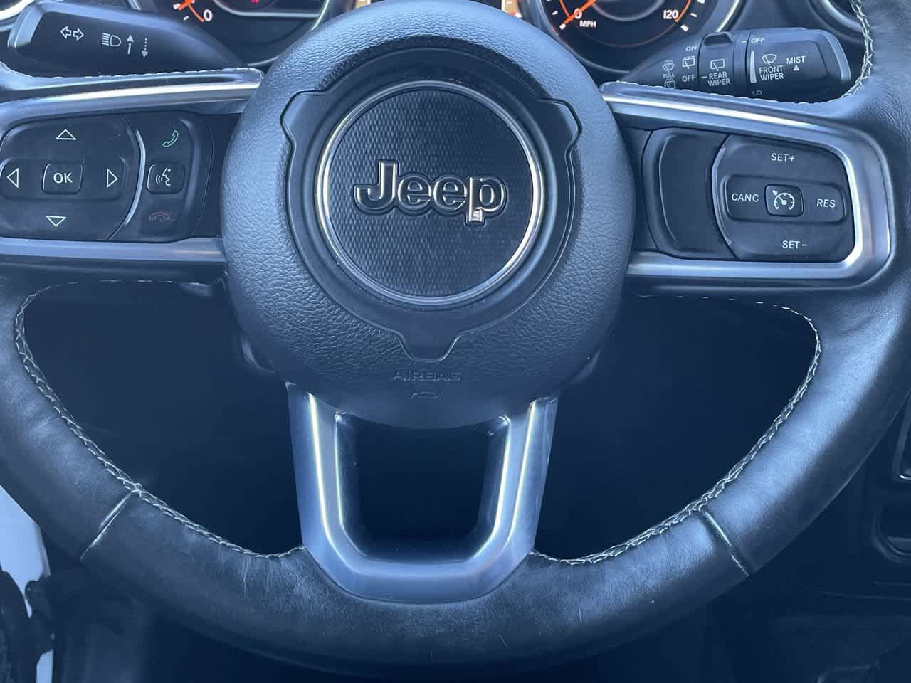 Used 2018 Jeep Wrangler Unlimited Sahara AWD/4WD image 10