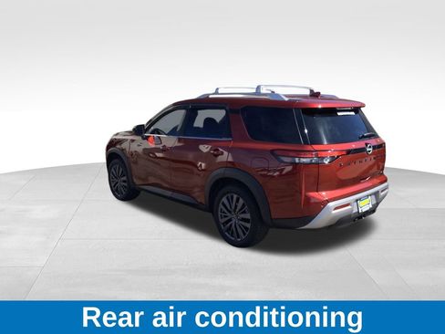 Used 2022 Nissan Pathfinder SL w/ SL Premium Package image 6