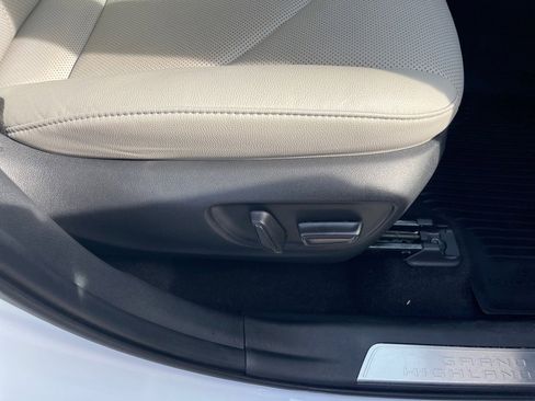 Used 2024 Toyota Grand Highlander Platinum image 17