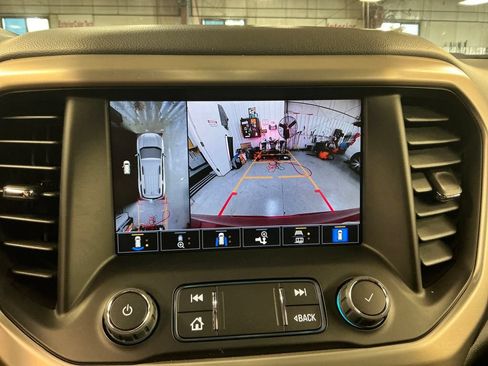 Used 2023 GMC Acadia Denali w/ Denali Ultimate Package AWD/4WD image 24