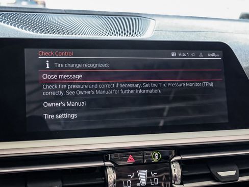 Used 2021 BMW 430i Convertible w/ M Sport Package RWD image 31