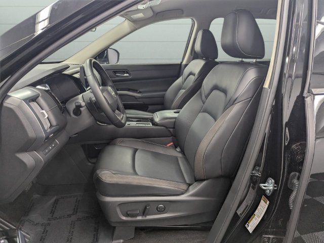 Certified 2026 Nissan Pathfinder SL FWD image 12