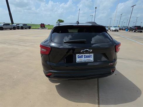 Used 2025 Chevrolet Trax RS w/ Sunroof Package FWD image 9
