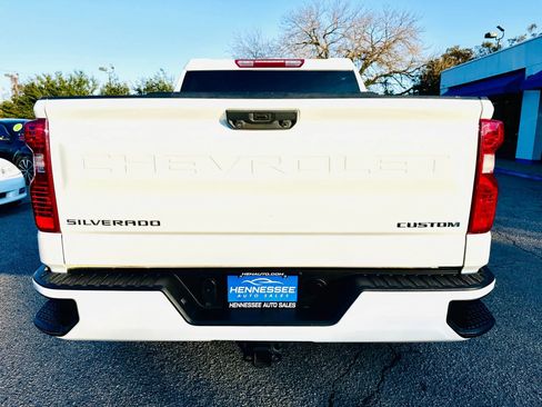 Used 2022 Chevrolet Silverado 1500 Custom image 3