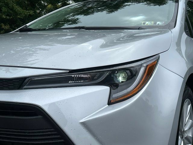 Used 2024 Toyota Corolla LE w/ LE Convenience Package FWD image 10