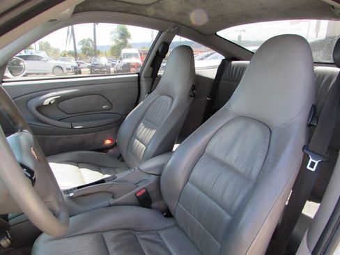 Used 2002 Porsche 911 Carrera RWD image 10