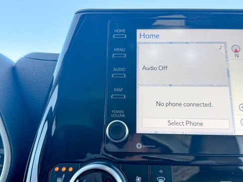 Used 2021 Toyota Highlander XLE image 27