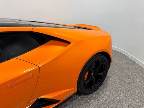 Used 2021 Lamborghini Huracan EVO image 8