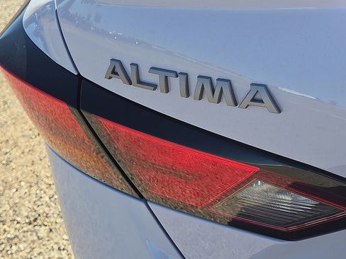 Used 2024 Nissan Altima 2.5 SR image 19