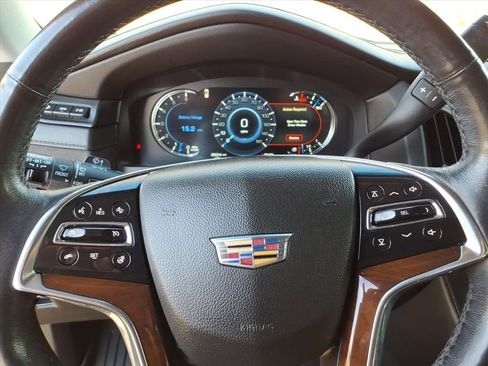 Used 2019 Cadillac Escalade ESV Premium Luxury image 18