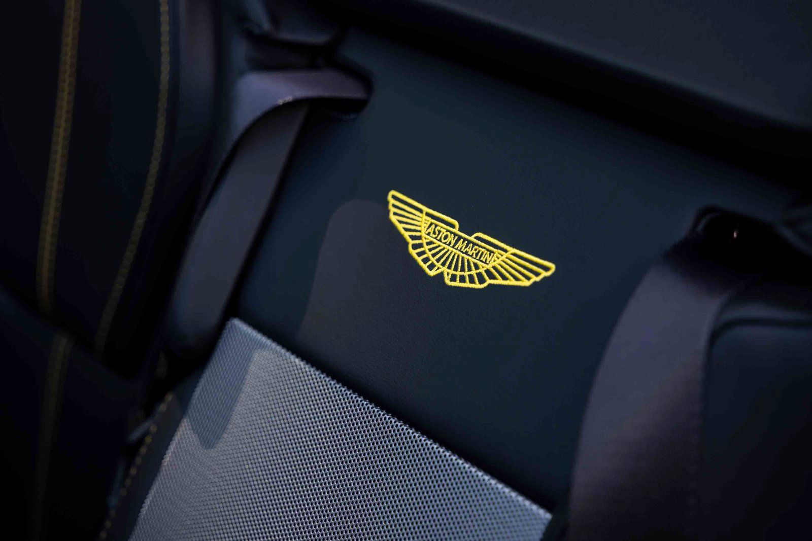 Used 2013 Aston Martin DB9 Volante RWD image 21