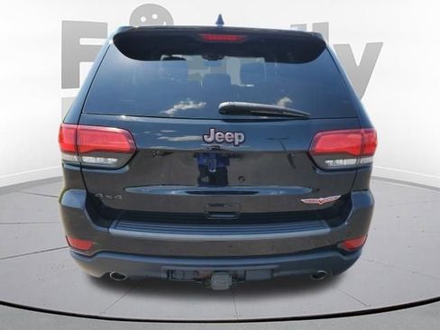 Used 2020 Jeep Grand Cherokee Trailhawk w/ Trailhawk Luxury Group AWD/4WD image 4