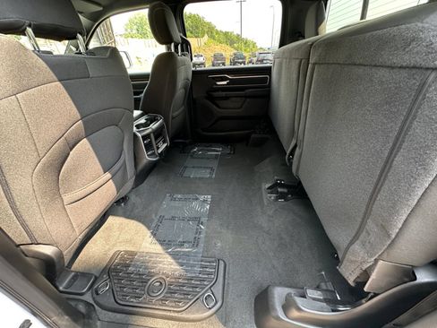 Used 2023 RAM 1500 Big Horn AWD/4WD image 40