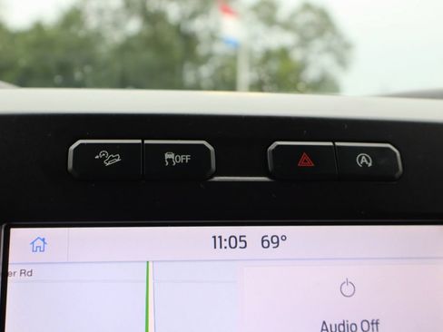 Used 2020 Ford F150 XLT w/ Equipment Group 302A Luxury AWD/4WD image 18