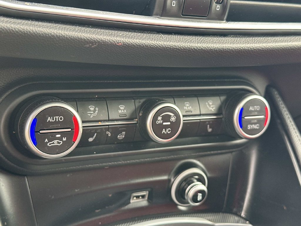 Used 2025 Alfa Romeo Stelvio Sprint w/ Veloce Package AWD/4WD image 23