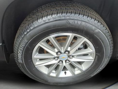 Certified 2023 Chevrolet Traverse LT FWD image 14