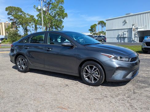 Certified 2023 Kia Forte LXS w/ LXS Technology Package FWD image 2